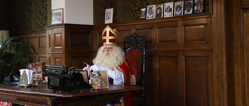 Het is hard werken voor de Sint